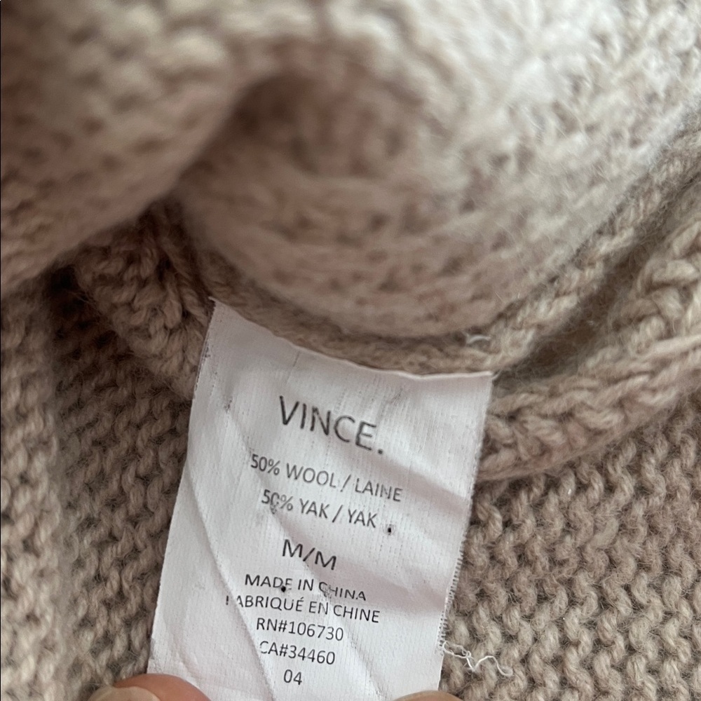 Vince oversized drop shoulder wool yak long V-Neck Sweater size M - Picture 3 of 12